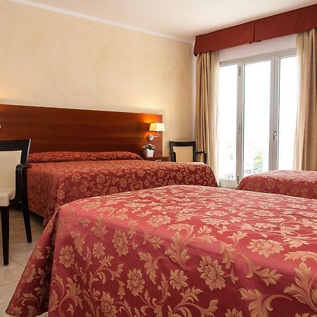 Hotel Demar ออลเบีย ภายนอก รูปภาพ