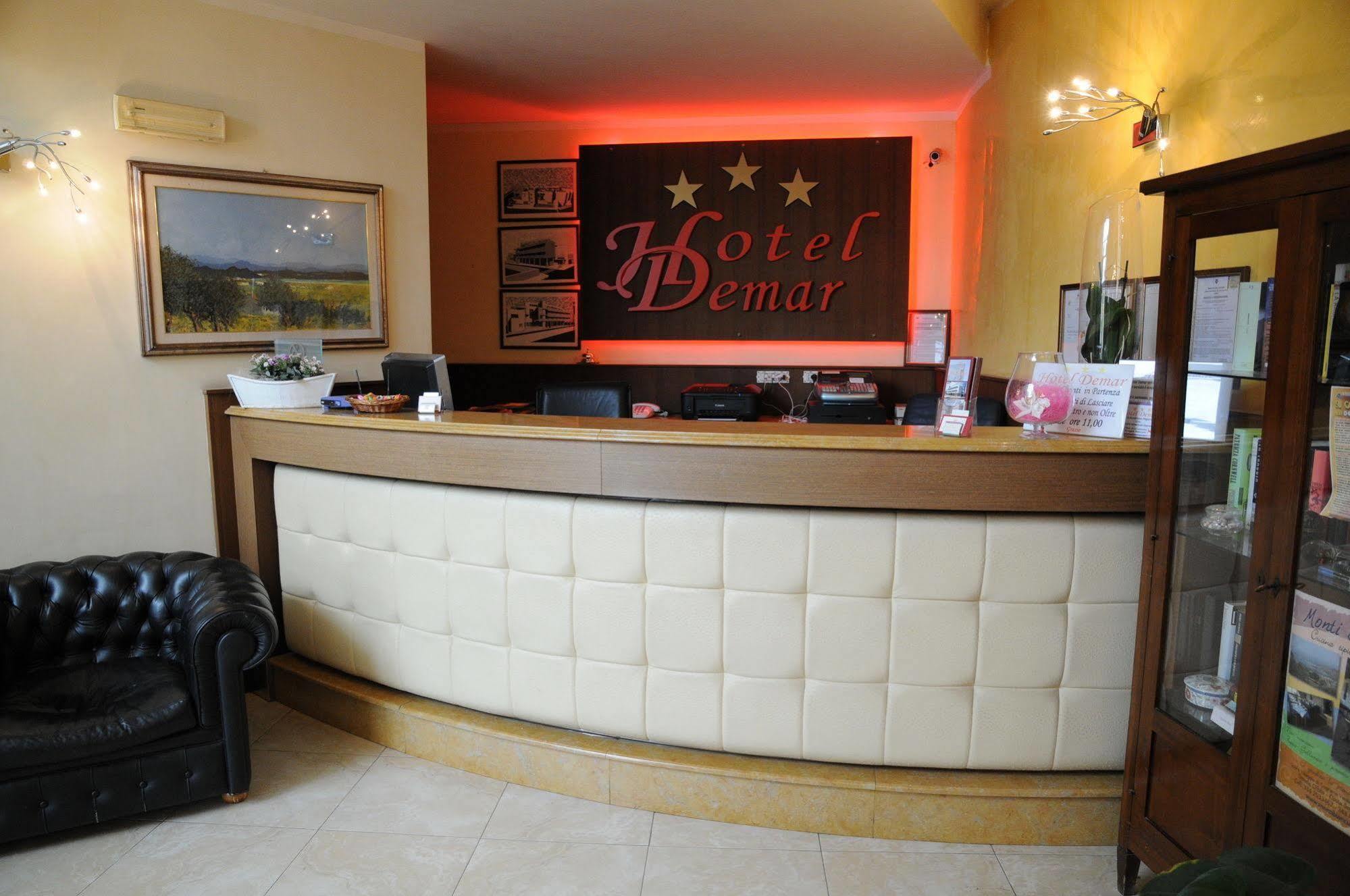 Hotel Demar ออลเบีย ภายนอก รูปภาพ
